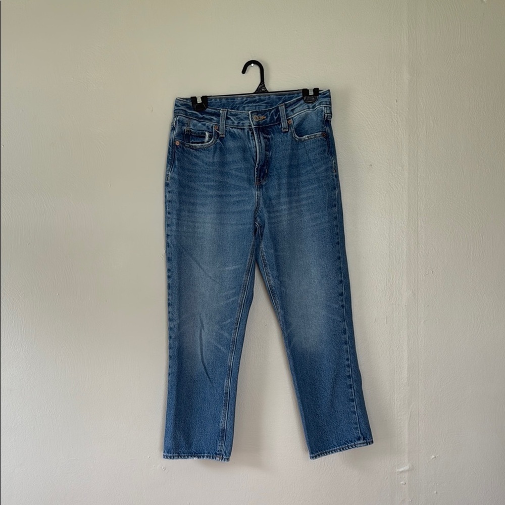 Old navy tapered Blue Jeans 2